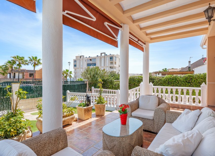 Resale - Villa - Torrevieja - La Mata