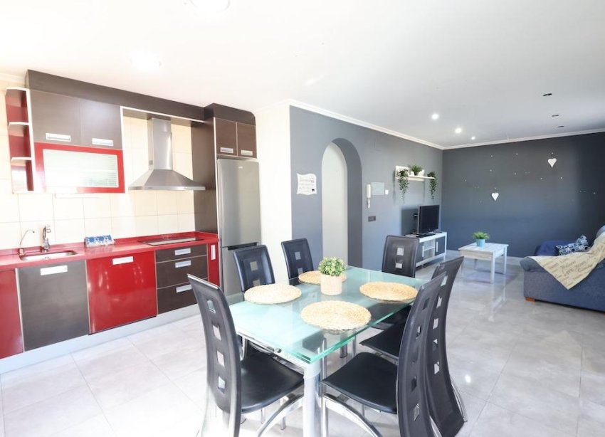 Resale - Villa - Torrevieja - La Siesta - El Salado - Torreta