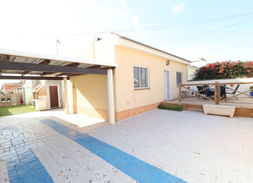 Resale - Villa - Torrevieja - La Siesta - El Salado - Torreta