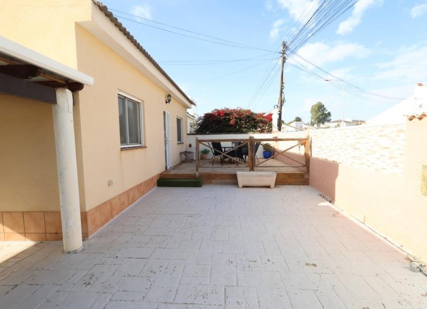 Resale - Villa - Torrevieja - La Siesta - El Salado - Torreta