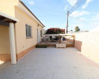 Resale - Villa - Torrevieja - La Siesta - El Salado - Torreta