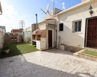 Resale - Villa - Torrevieja - La Siesta - El Salado - Torreta