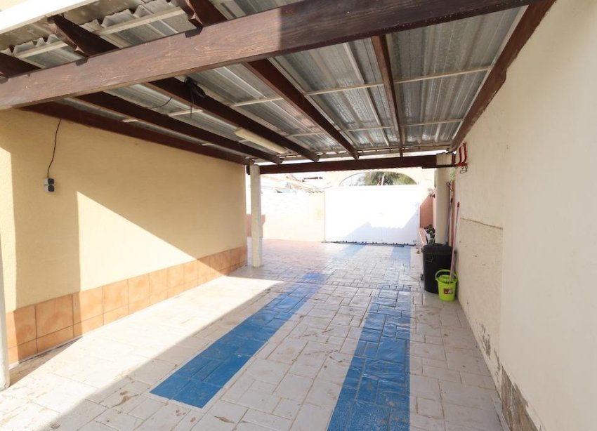 Resale - Villa - Torrevieja - La Siesta - El Salado - Torreta