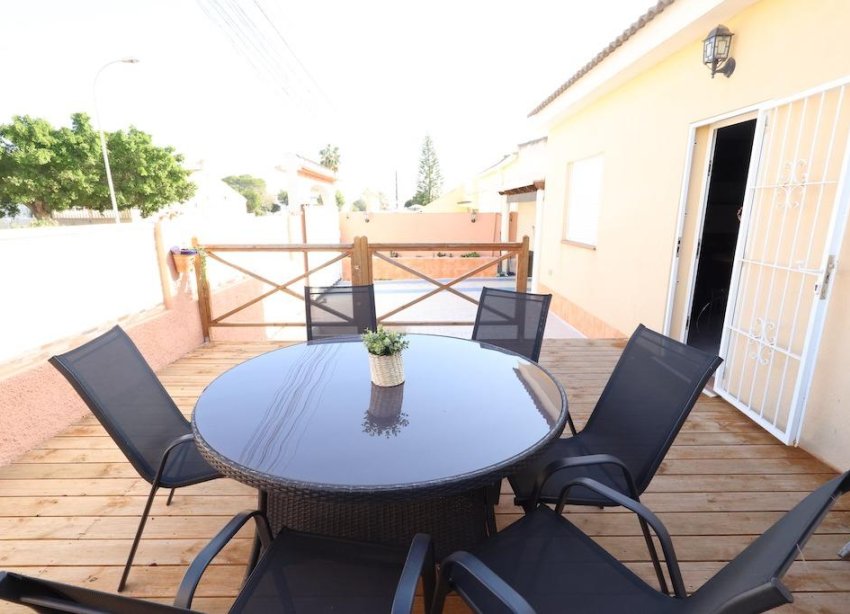 Resale - Villa - Torrevieja - La Siesta - El Salado - Torreta