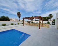 Resale - Villa - Torrevieja - La Siesta - El Salado - Torreta