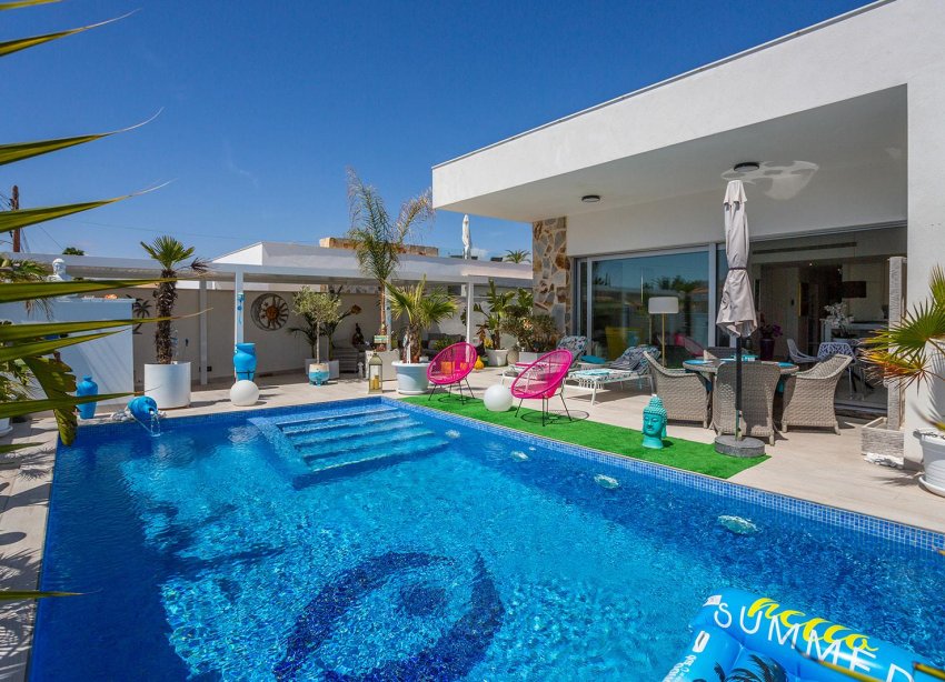 Resale - Villa - Torrevieja - La siesta