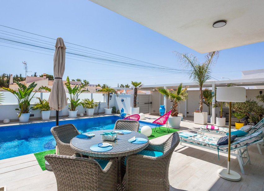 Resale - Villa - Torrevieja - La siesta