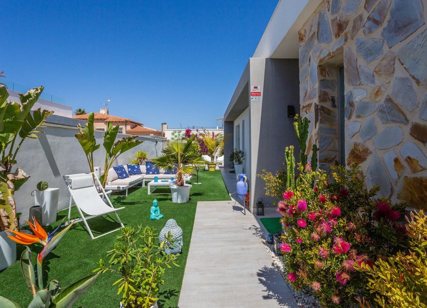 Resale - Villa - Torrevieja - La siesta