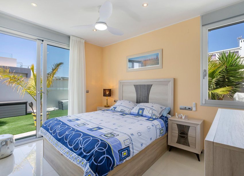 Resale - Villa - Torrevieja - La siesta