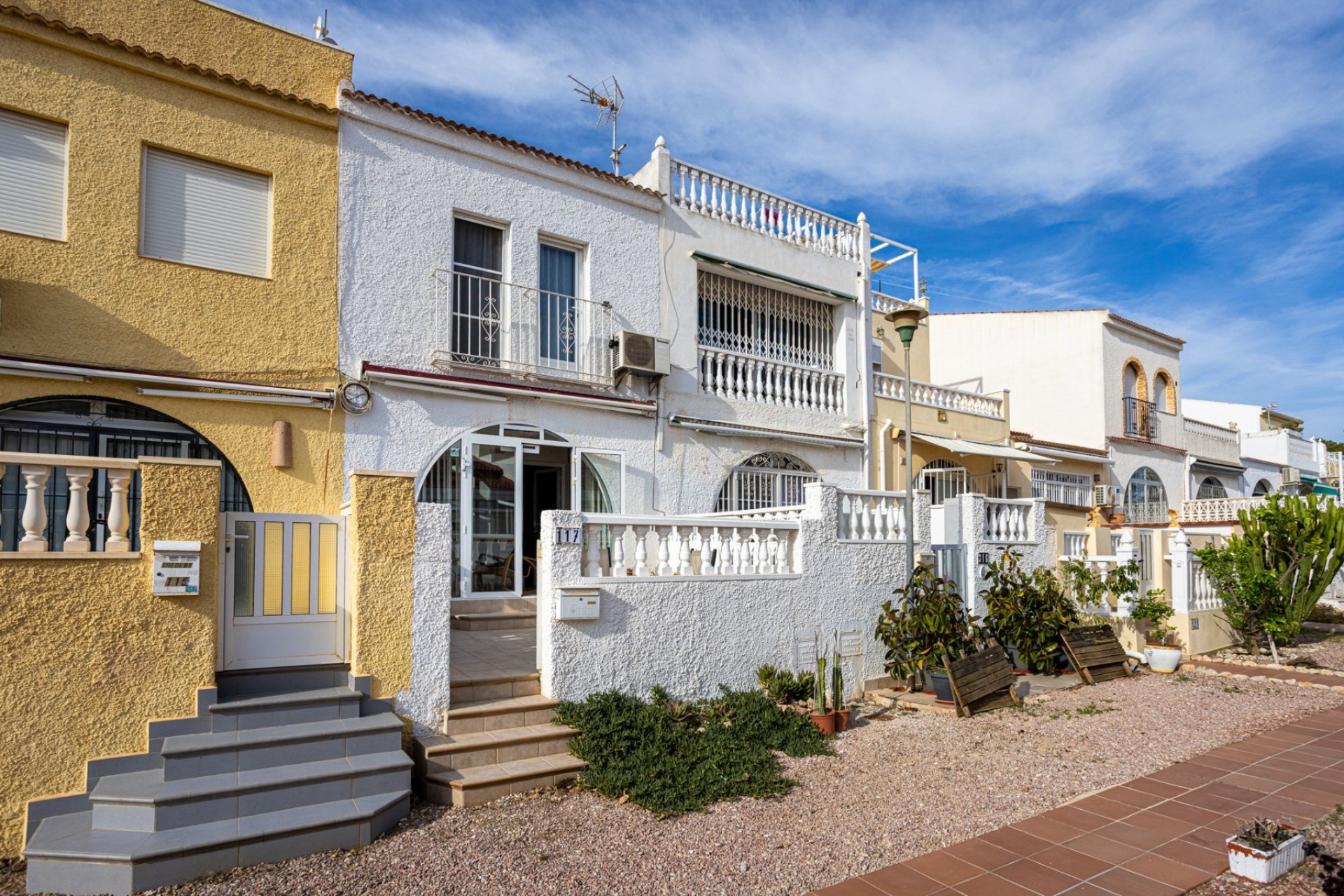Resale - Villa - Torrevieja - La Siesta
