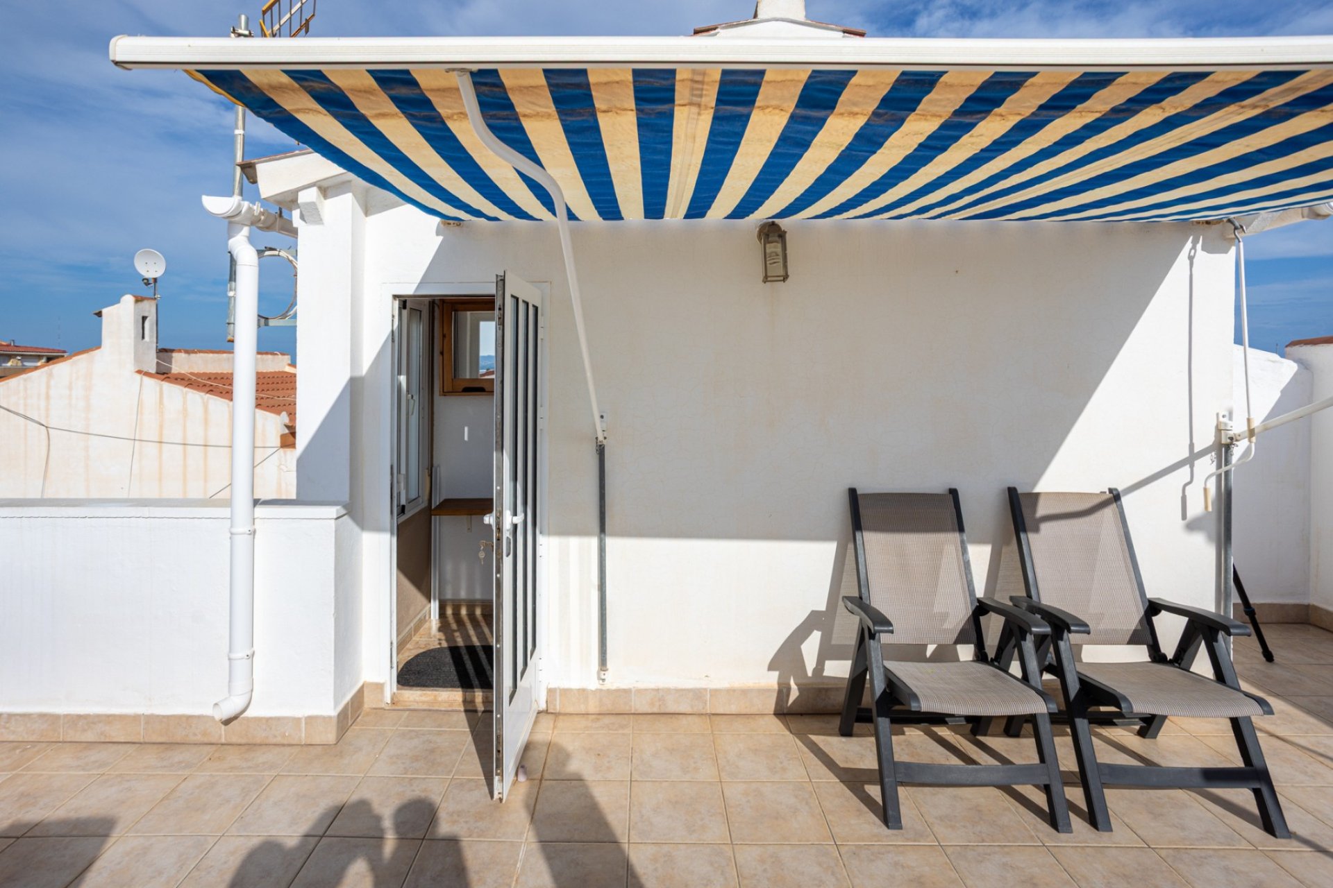 Resale - Villa - Torrevieja - La Siesta