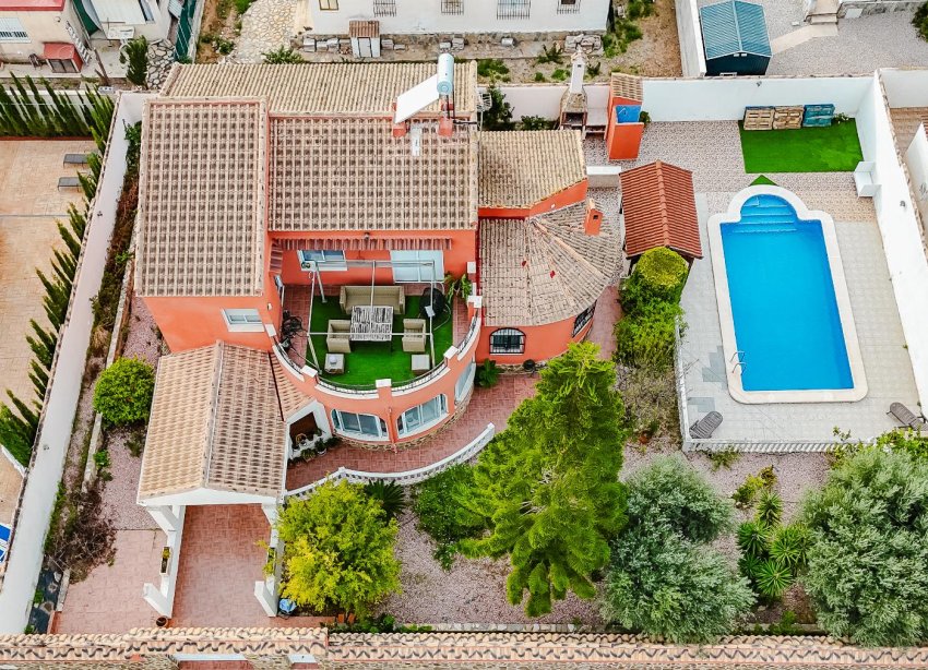 Resale - Villa - Torrevieja - La Siesta