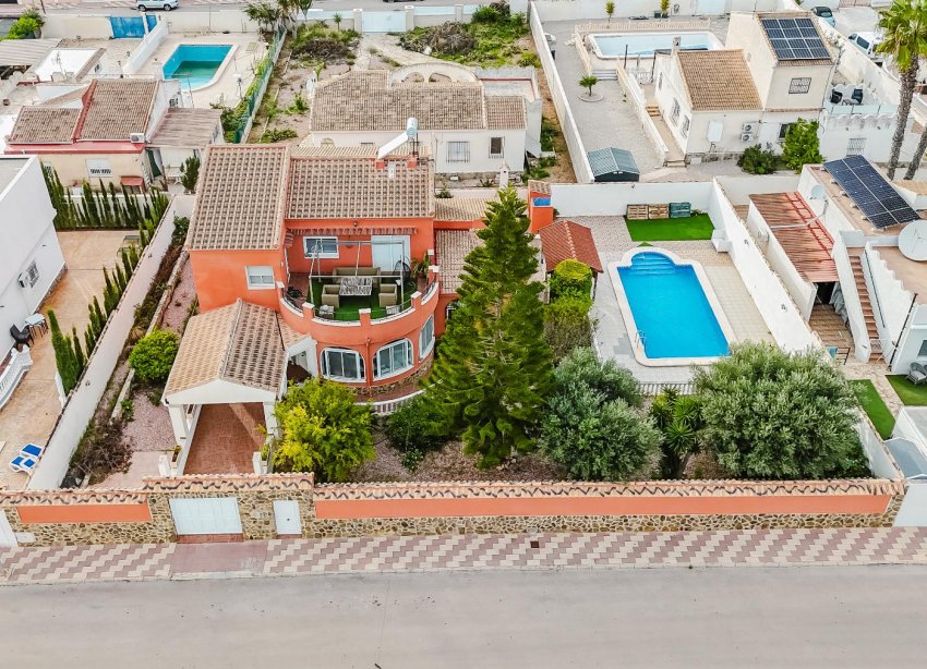 Resale - Villa - Torrevieja - La Siesta