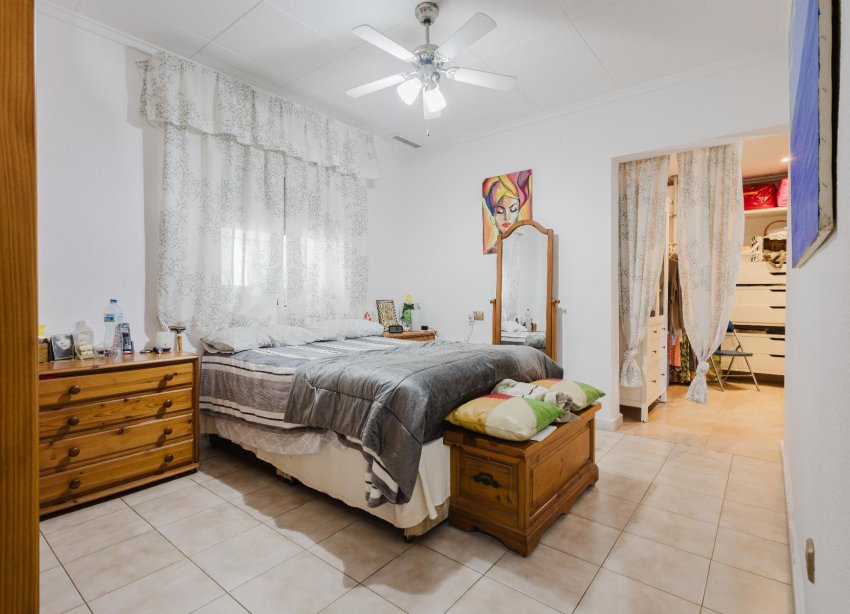 Resale - Villa - Torrevieja - La Siesta