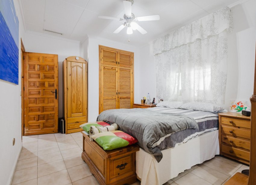 Resale - Villa - Torrevieja - La Siesta