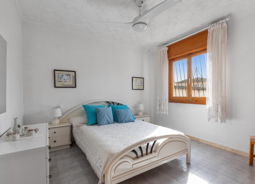 Resale - Villa - Torrevieja - La siesta