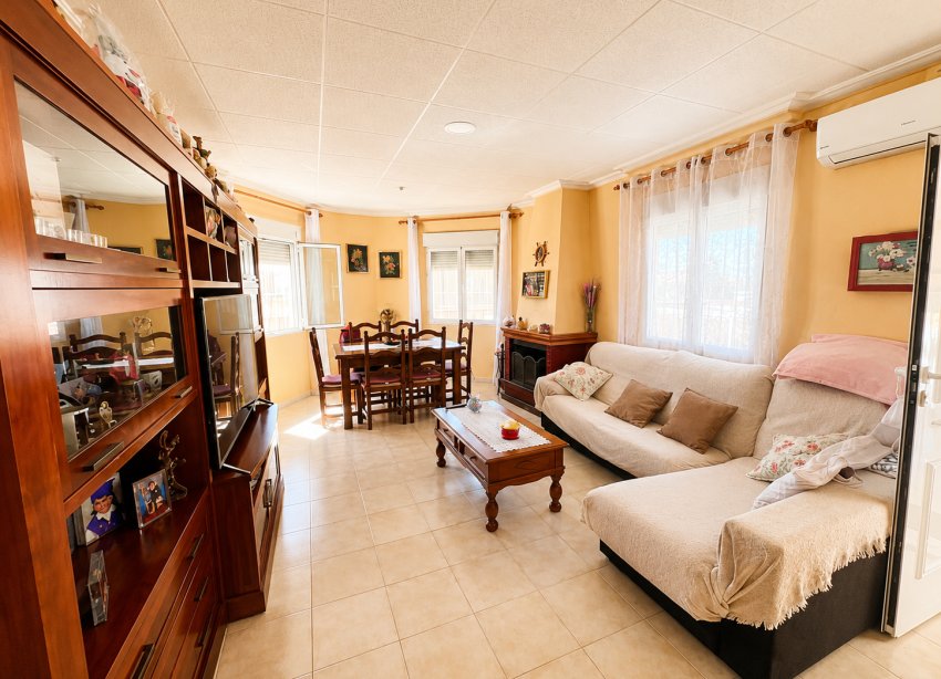 Resale - Villa - Torrevieja - La Siesta