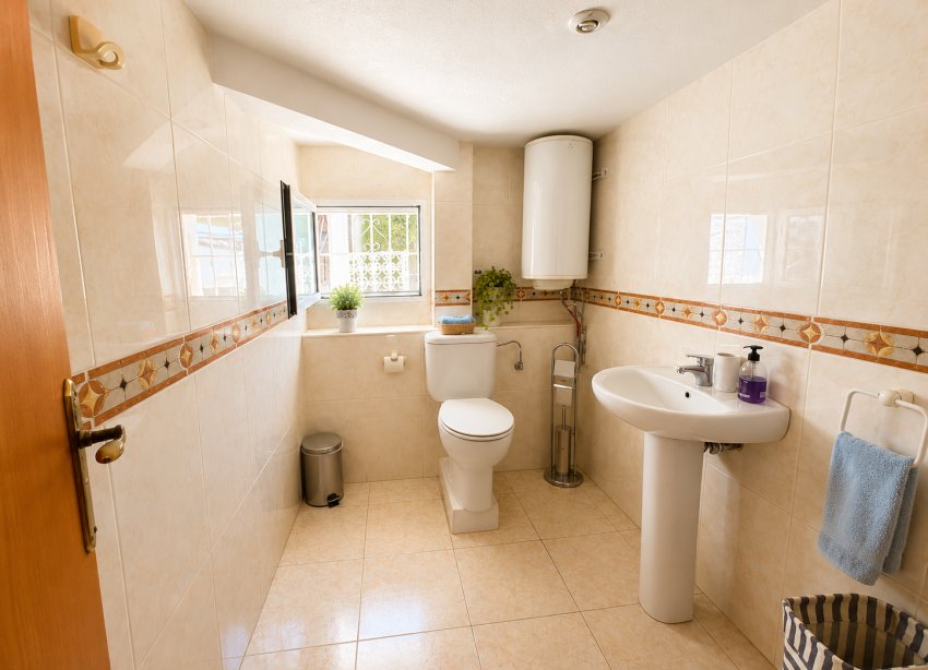 Resale - Villa - Torrevieja - La Siesta