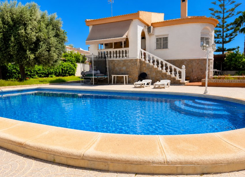 Resale - Villa - Torrevieja - La Siesta