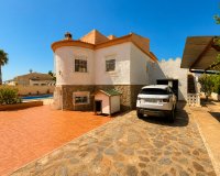 Resale - Villa - Torrevieja - La Siesta