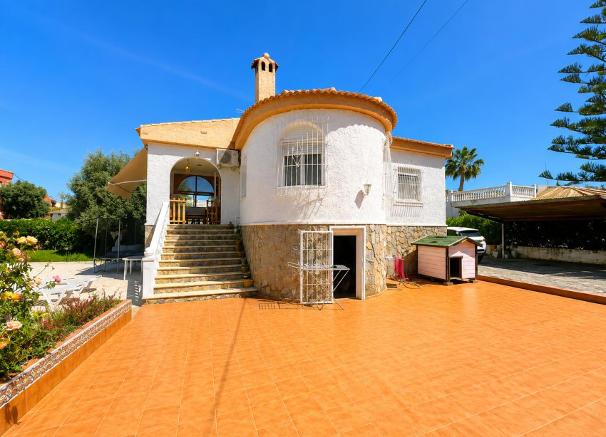 Resale - Villa - Torrevieja - La Siesta