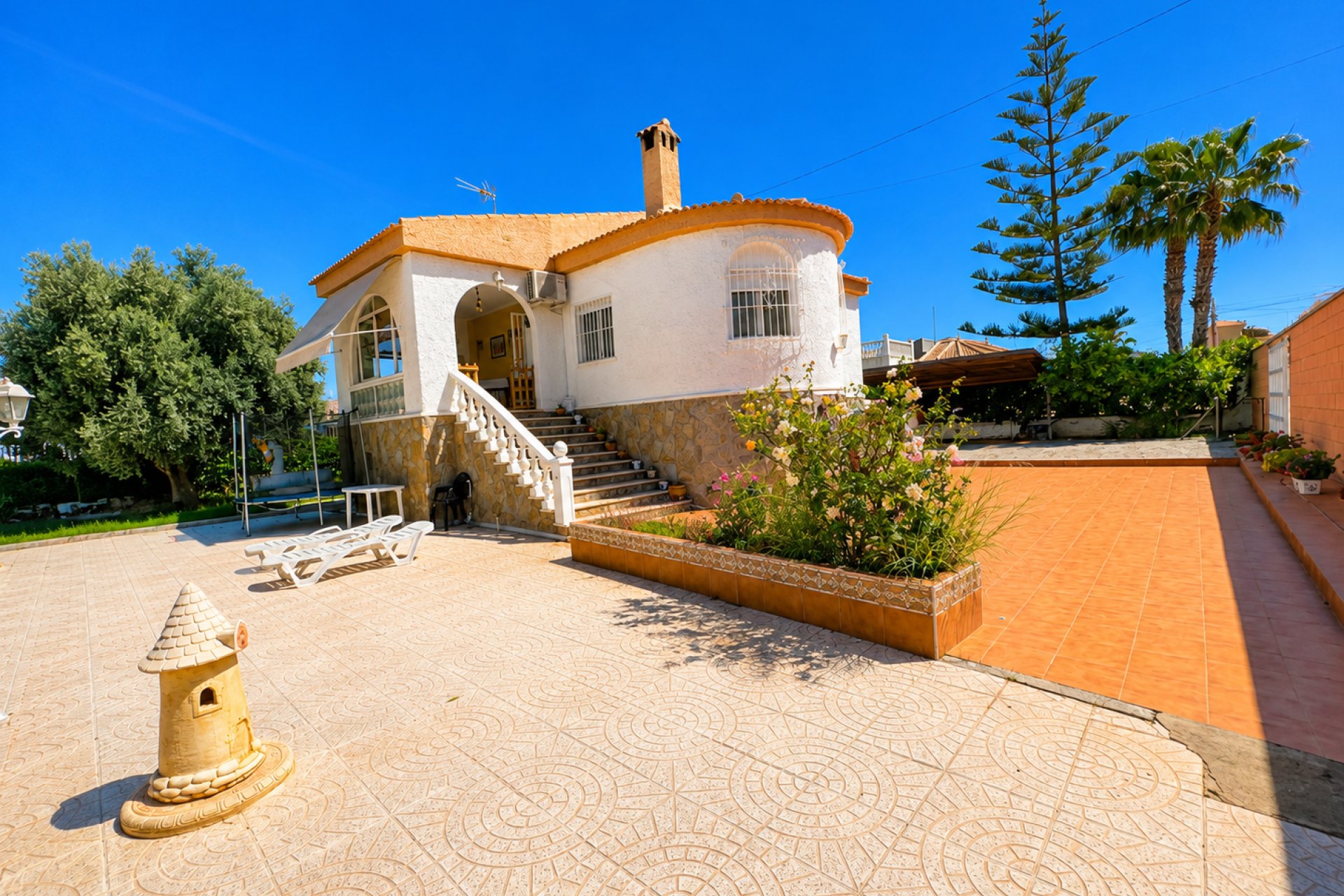 Resale - Villa - Torrevieja - La Siesta