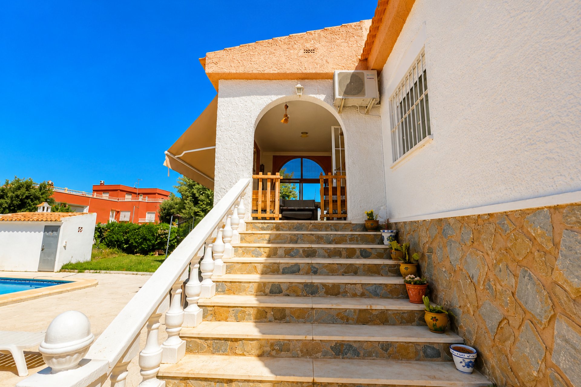 Resale - Villa - Torrevieja - La Siesta