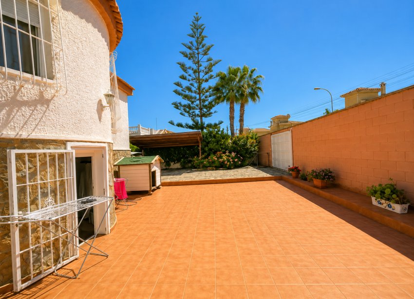 Resale - Villa - Torrevieja - La Siesta
