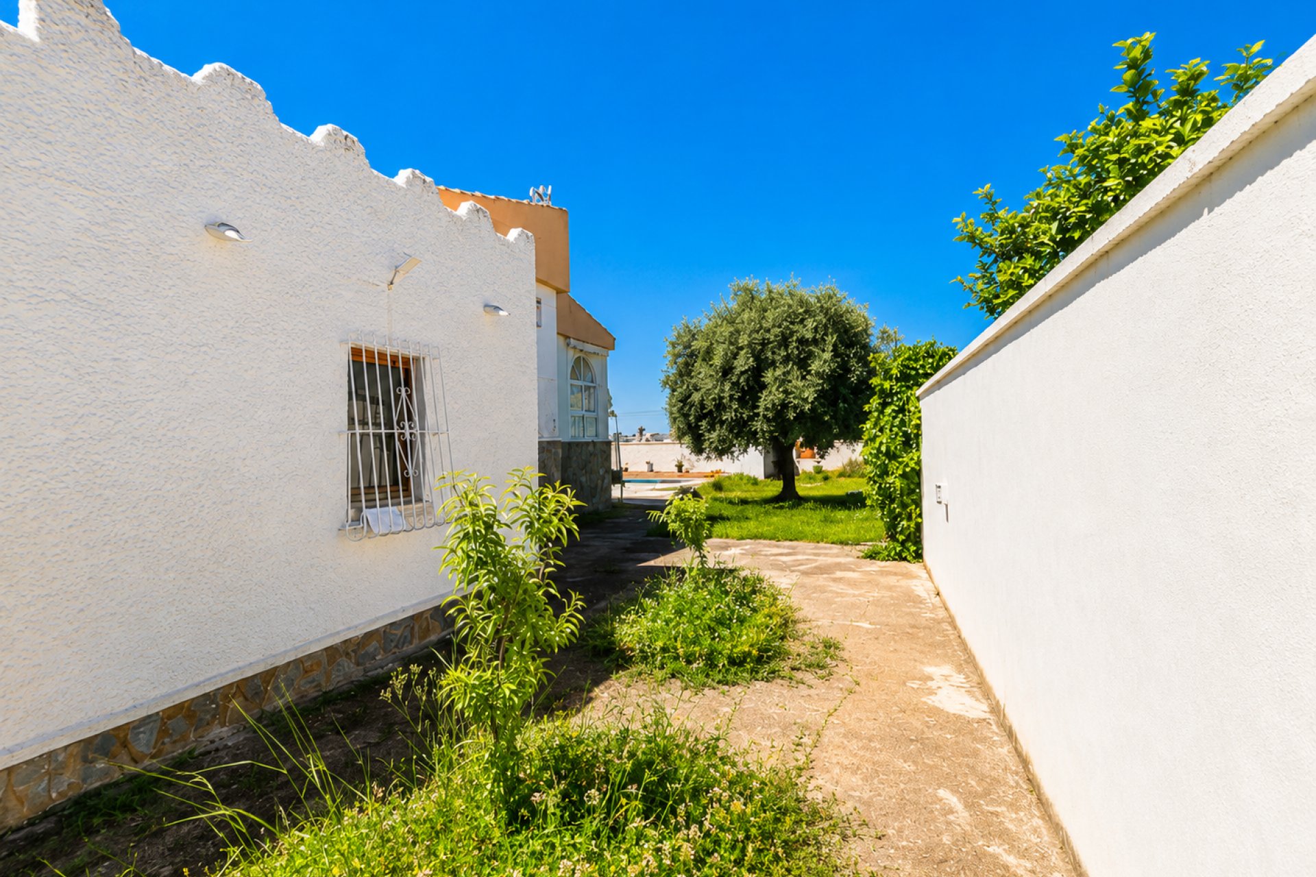 Resale - Villa - Torrevieja - La Siesta