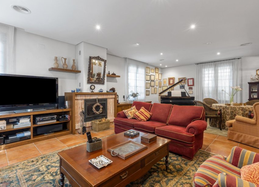 Resale - Villa - Torrevieja - La Veleta