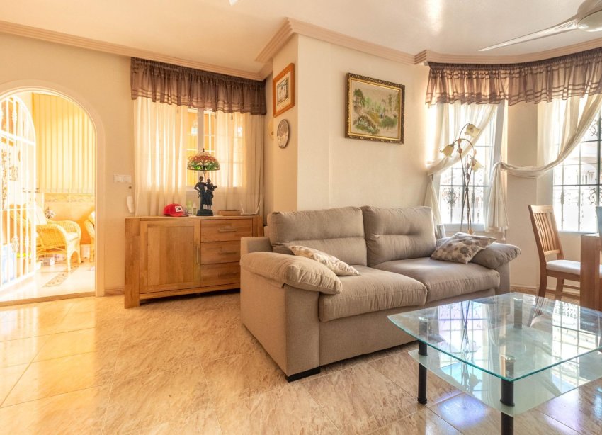 Resale - Villa - Torrevieja - Los altos