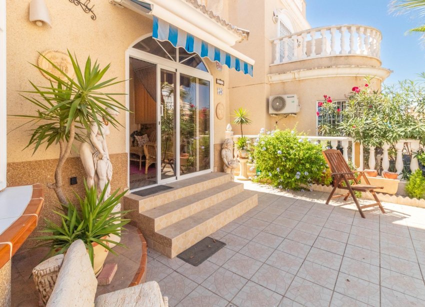 Resale - Villa - Torrevieja - Los altos