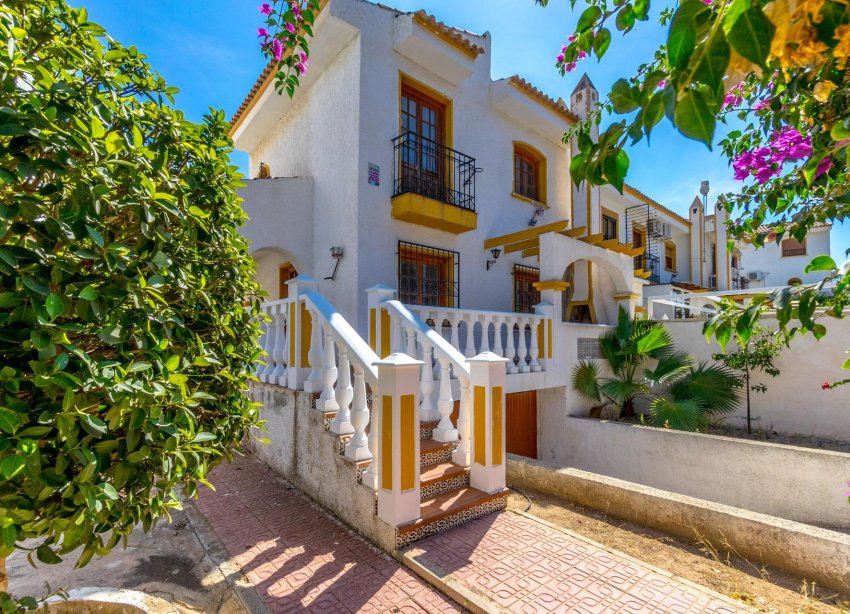 Resale - Villa - Torrevieja - Los altos