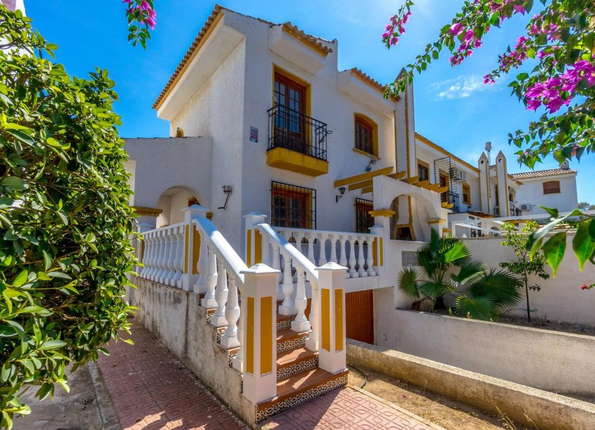 Resale - Villa - Torrevieja - Los altos