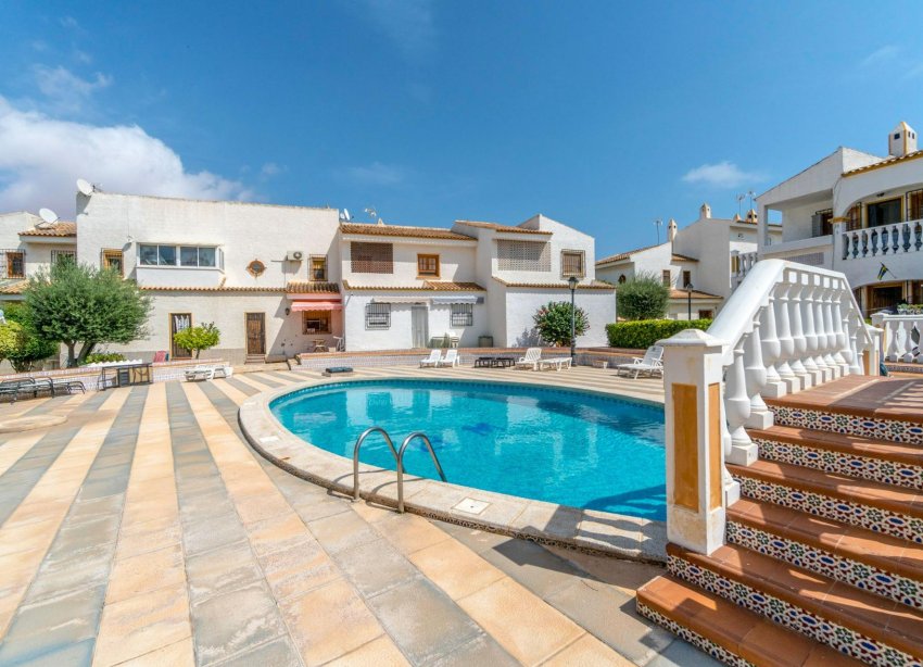 Resale - Villa - Torrevieja - Los altos