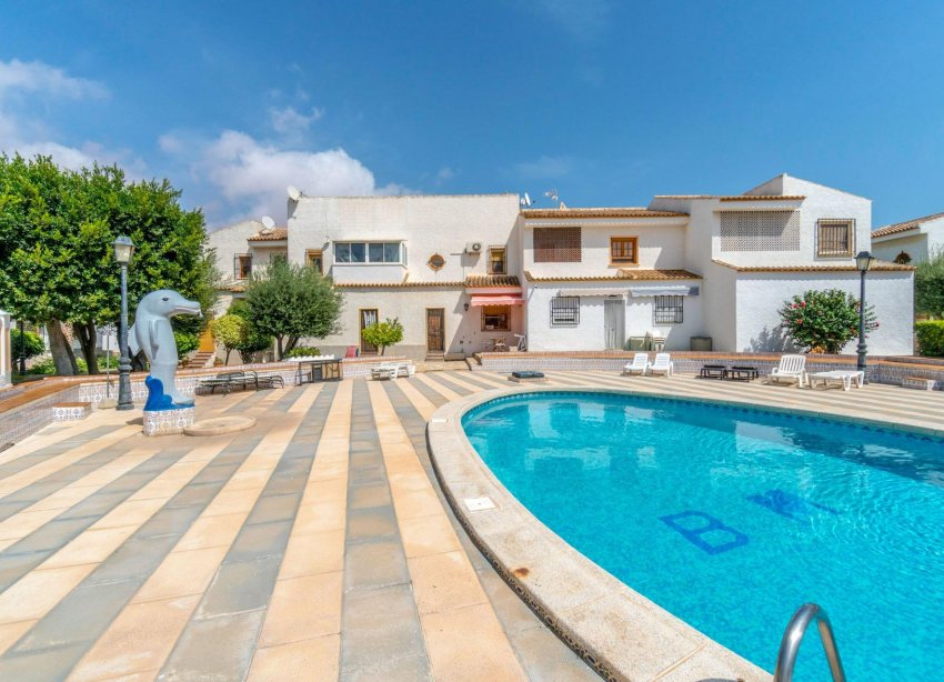 Resale - Villa - Torrevieja - Los altos