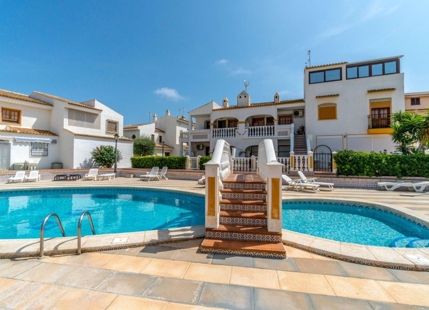 Resale - Villa - Torrevieja - Los altos