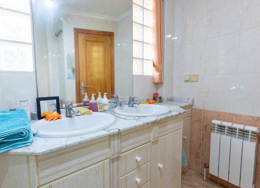 Resale - Villa - Torrevieja - Los Altos