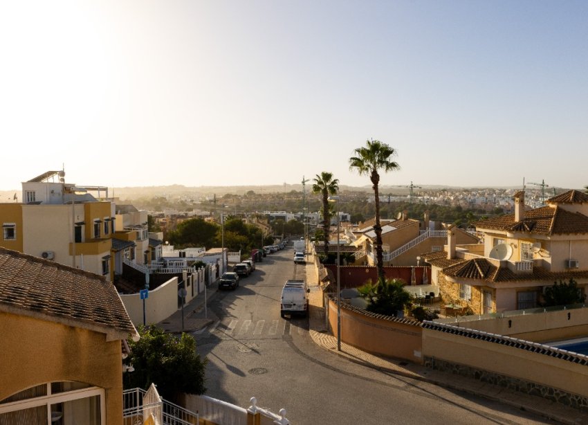Resale - Villa - Torrevieja - Los Altos