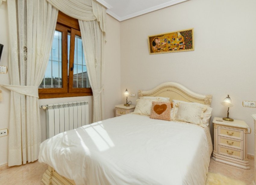 Resale - Villa - Torrevieja - Los Altos