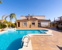 Resale - Villa - Torrevieja - Los Altos