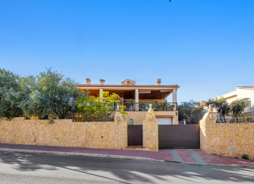 Resale - Villa - Torrevieja - Los Altos