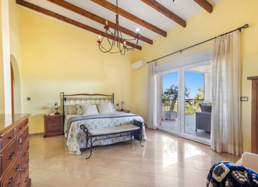 Resale - Villa - Torrevieja - Los Altos