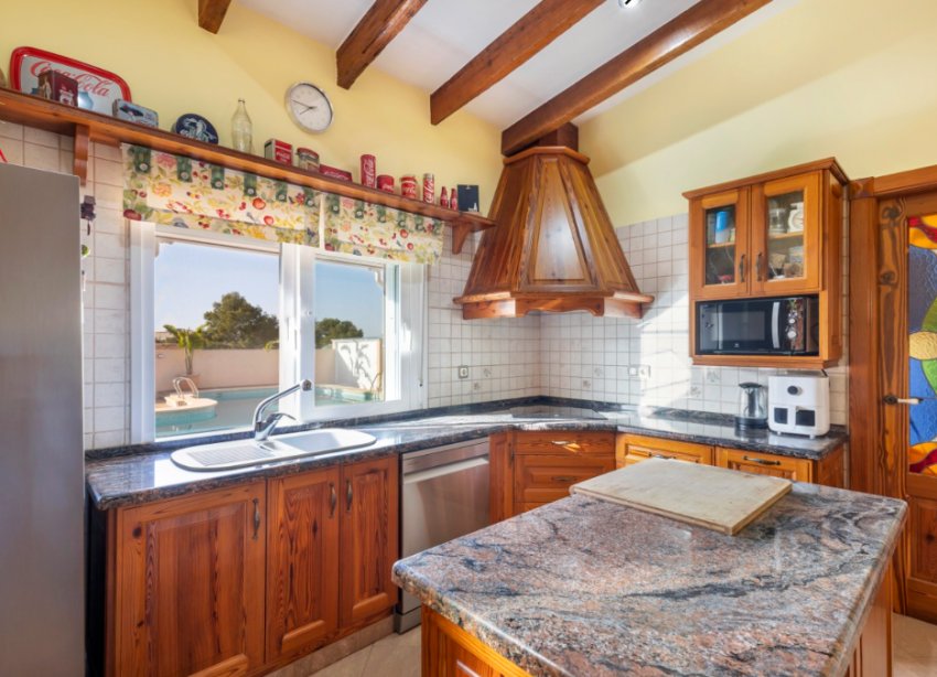 Resale - Villa - Torrevieja - Los Altos