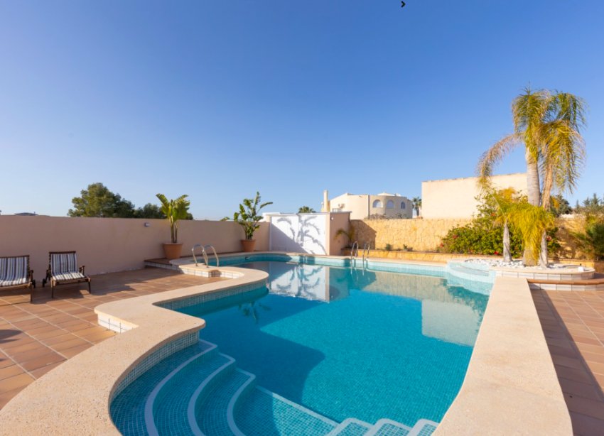 Resale - Villa - Torrevieja - Los Altos