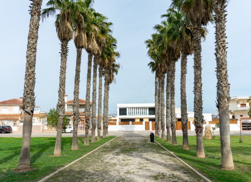Resale - Villa - Torrevieja - Los Altos