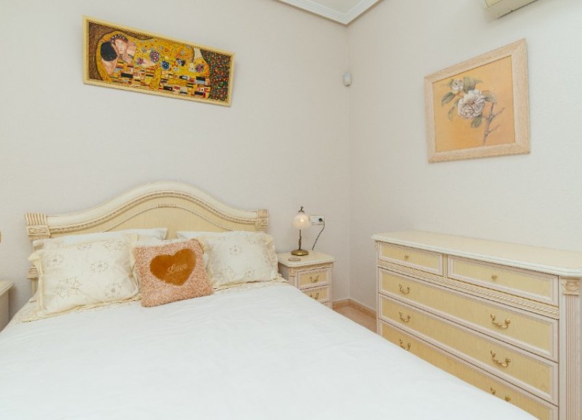 Resale - Villa - Torrevieja - Los Altos