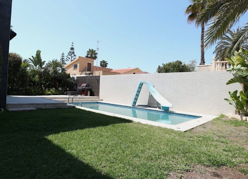 Resale - Villa - Torrevieja - Los Angeles