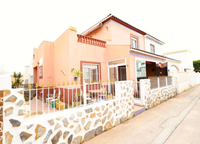 Resale - Villa - Torrevieja - Los Balcones - Los Altos del Edén