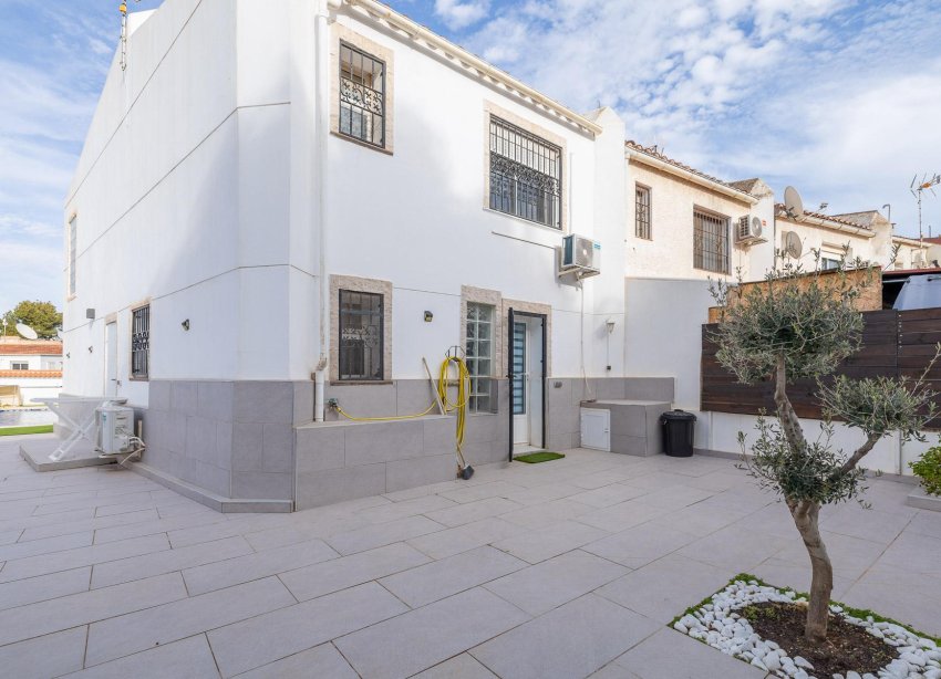 Resale - Villa - Torrevieja - Los Balcones - Los Altos del Edén